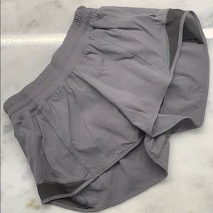Lululemon Hotty Hot short size 4 2.5”
